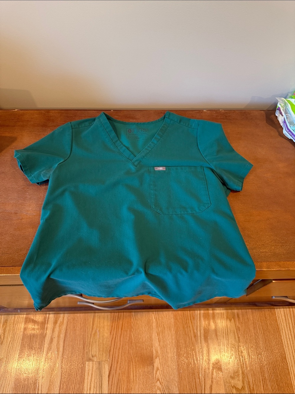 Figs hunter green Catarina  one pocket scrub top medium